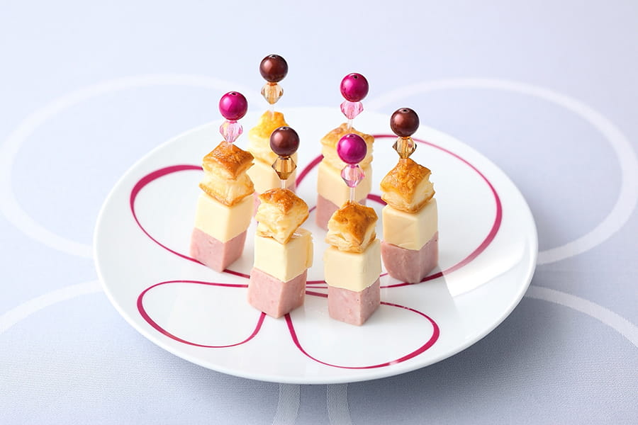 ベルキューブと厚切りハムのピンチョスパイ
