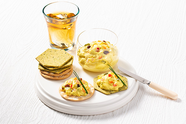 キリ クリーミーポーションと野菜ピクルスのカレーサワーディップ